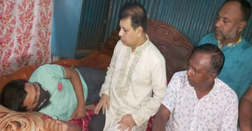 শ্রীপুরে টিউমার আক্রান্ত রানার পাশে মানবতাপ্রেমি আকরাম